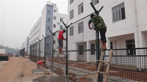 監獄隔離網安裝工程雨季施工安全措施